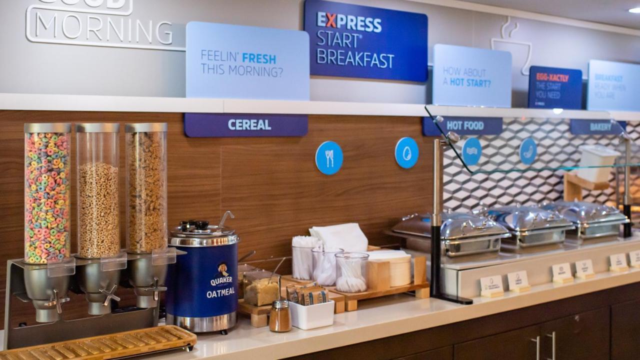 Holiday Inn Express Hickory - Hickory Mart By Ihg Exteriör bild