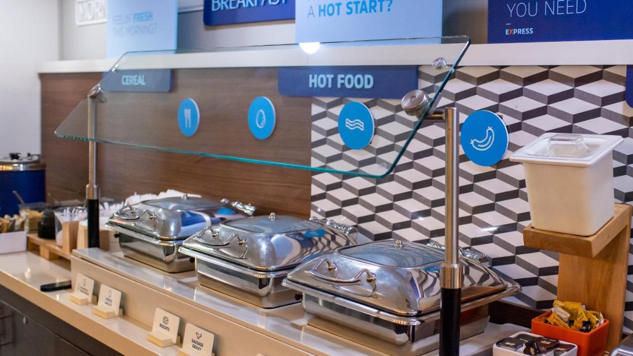 Holiday Inn Express Hickory - Hickory Mart By Ihg Exteriör bild