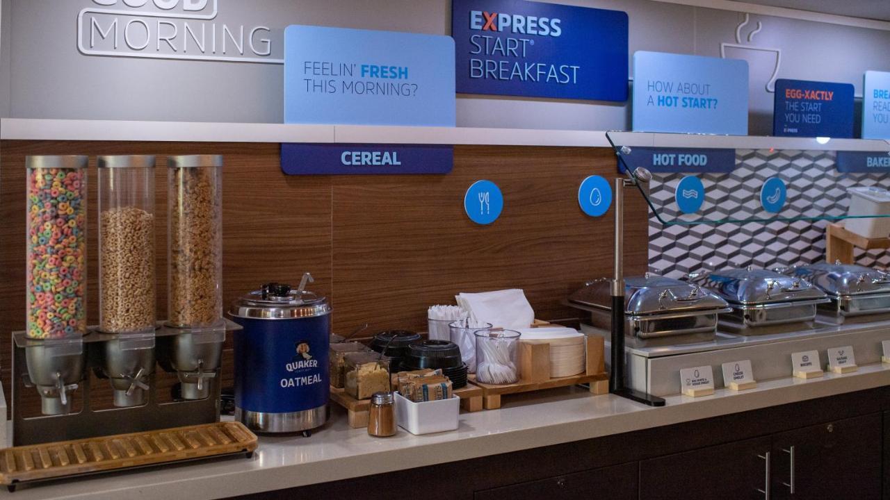 Holiday Inn Express Hickory - Hickory Mart By Ihg Exteriör bild